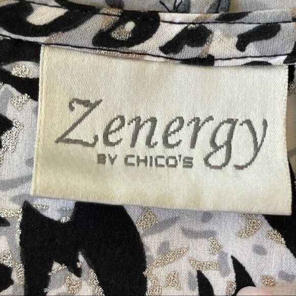 Chico's Zenergy Black and White Animal Print‎ Hooded Jacket - 8 - Picture 2 of 11
